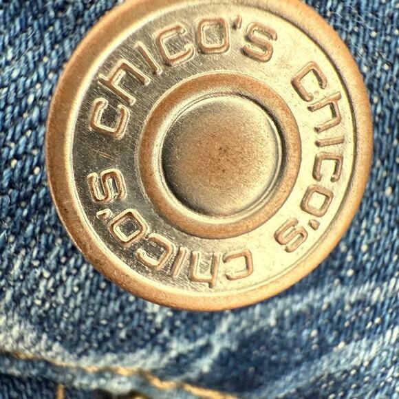 Chico’s Slimming Girlfriend Jeans Floral Embroidered Sequin Detail Size 0R (US 4 - Picture 5 of 7